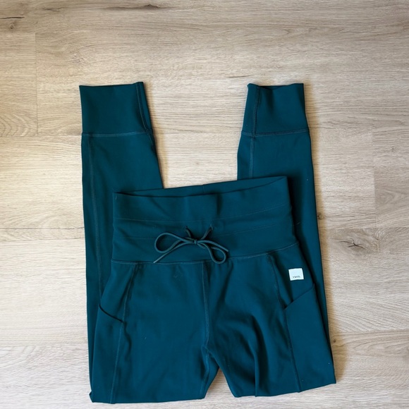 NWOT vuori daily pocket leggings